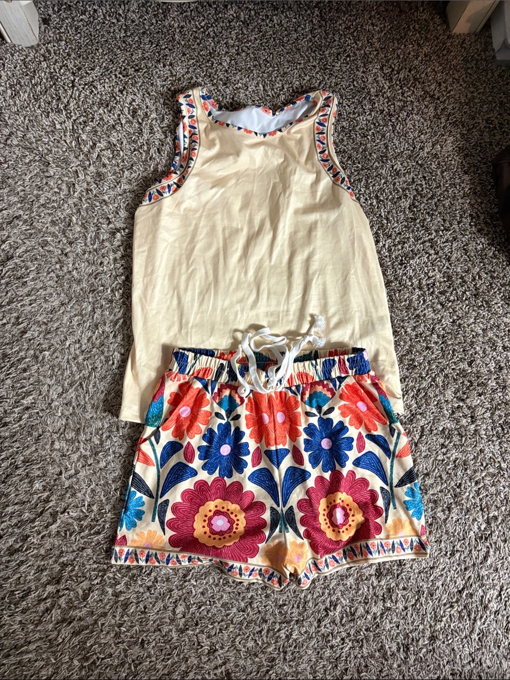 SHEIN Cream Tank Top with Multicolor Floral Print Shorts